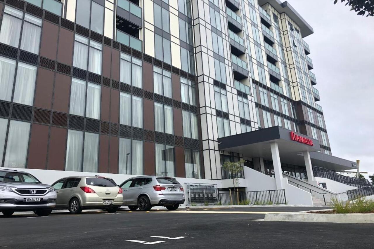 Ramada Suites By Wyndham Auckland Manukau Pacfic Centre Exterior foto