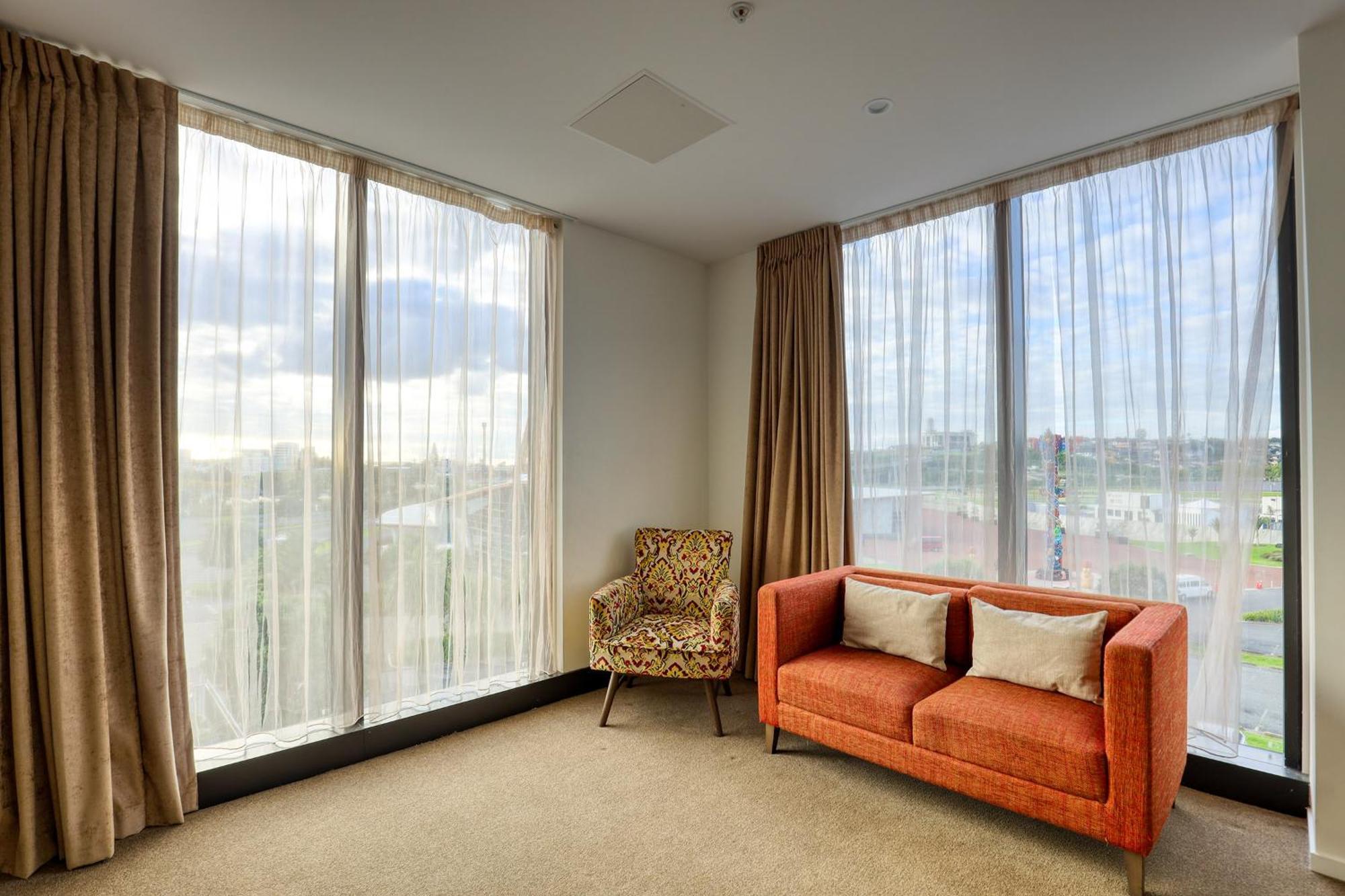 Ramada Suites By Wyndham Auckland Manukau Pacfic Centre Exterior foto