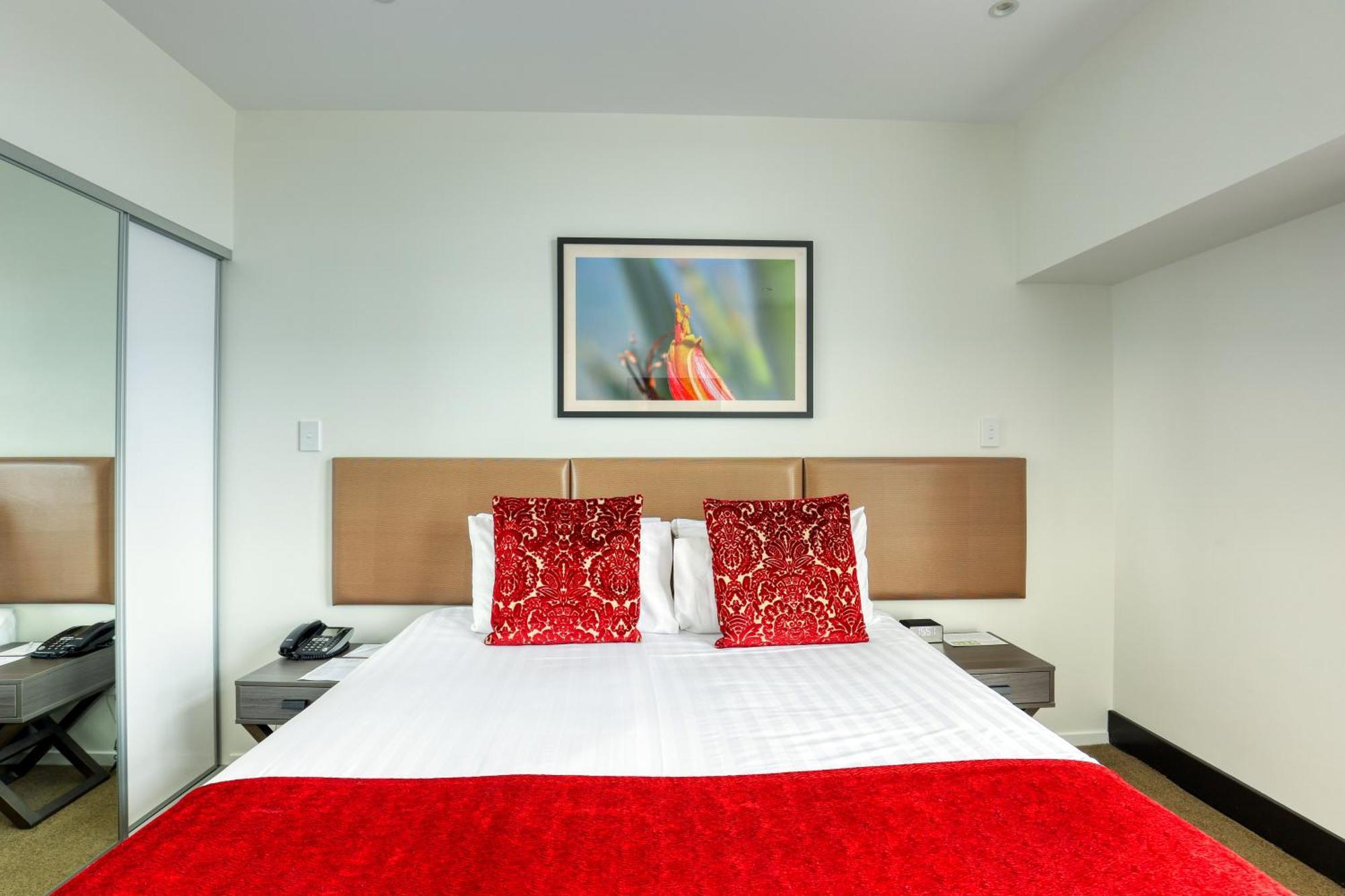 Ramada Suites By Wyndham Auckland Manukau Pacfic Centre Exterior foto